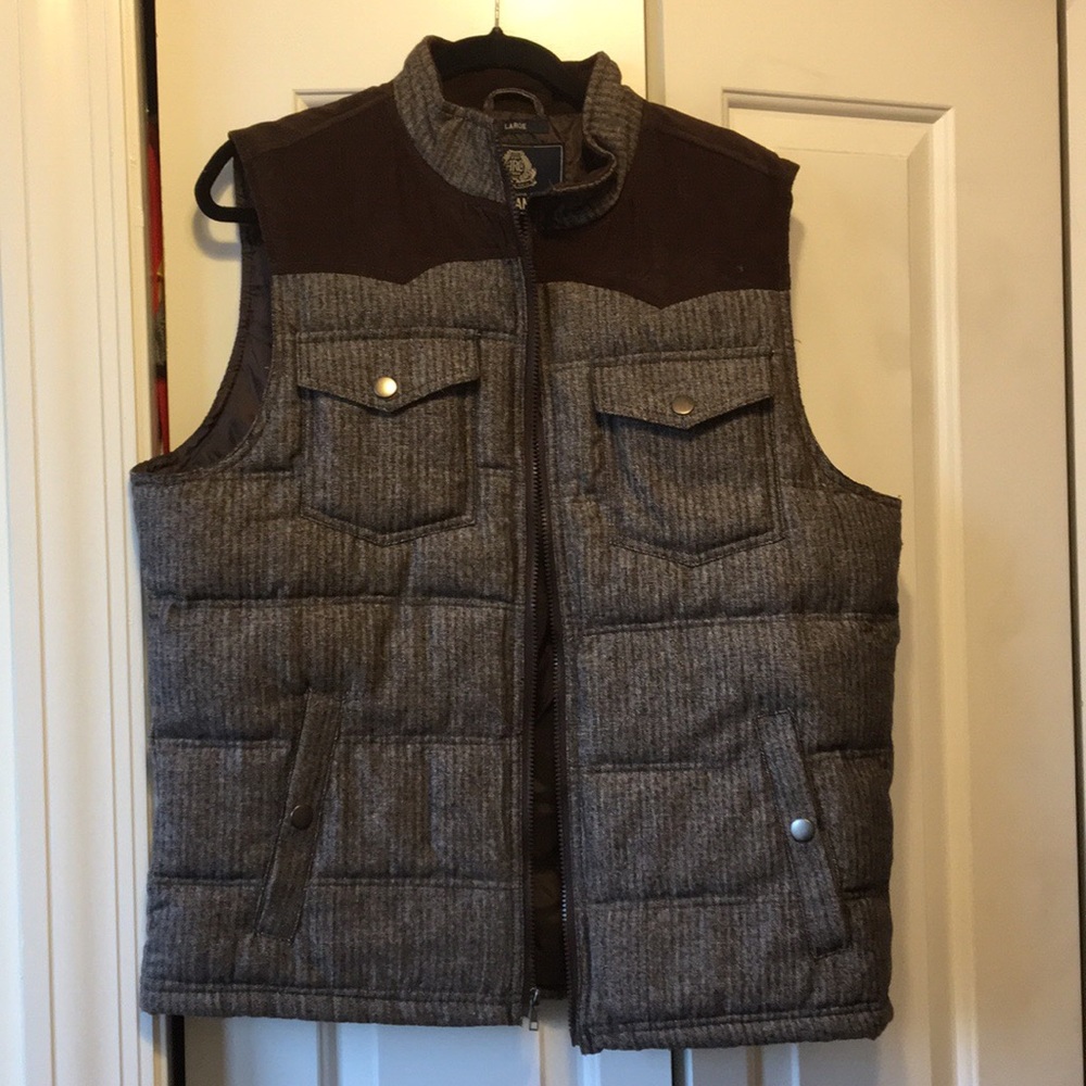 Men’s American Rag brown/black vest